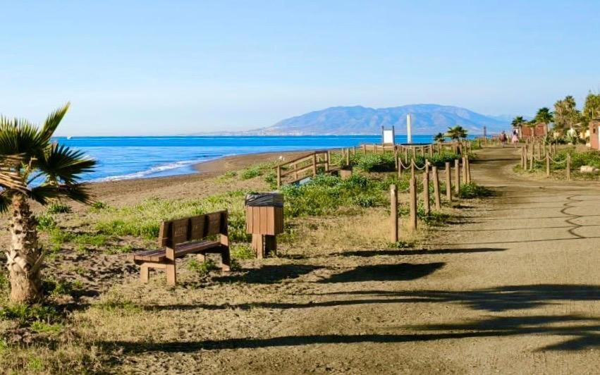 Appartement Atico Con Piscina, Golf, Vistas Al Mar